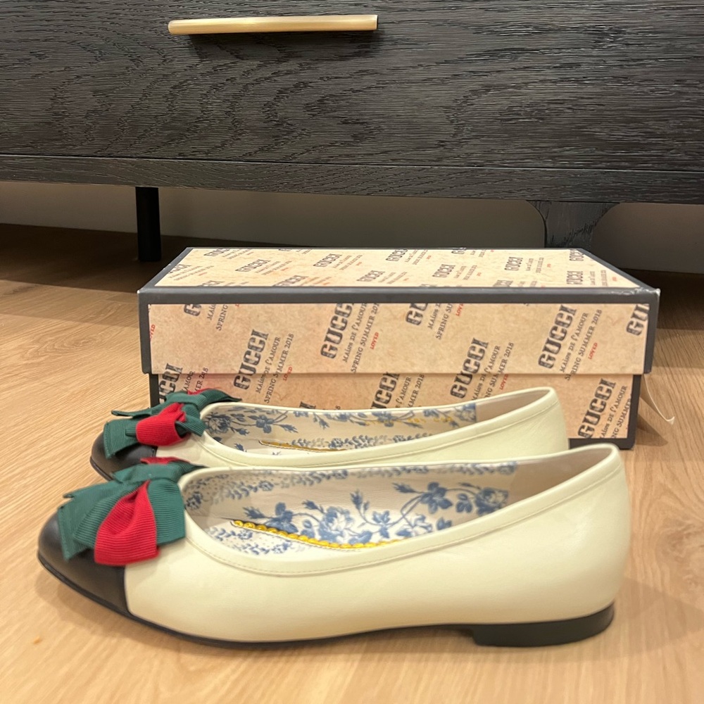 Gucci Leather Flats - Picture 2 of 7